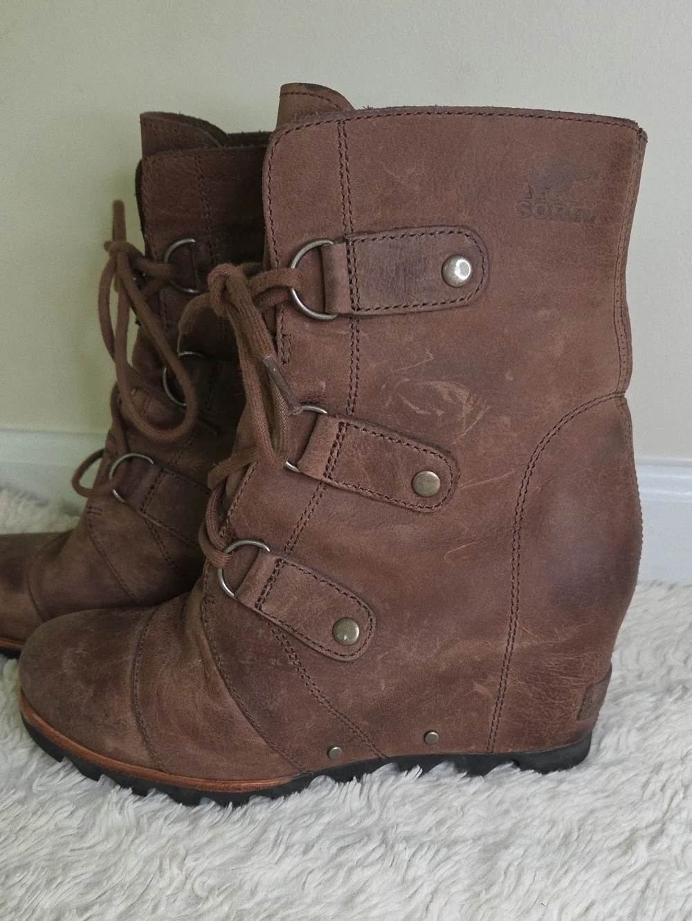 Women's Sorel Joan Of Artic Brown Wedge Boots Sz 7.5
